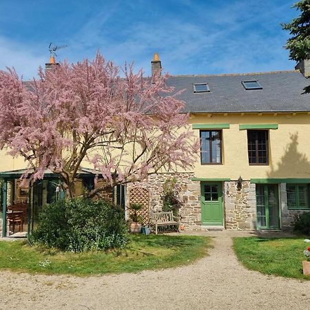 Bed and Breakfast Les Berges de la Planchette à Yvignac-la-Tour Extérieur photo