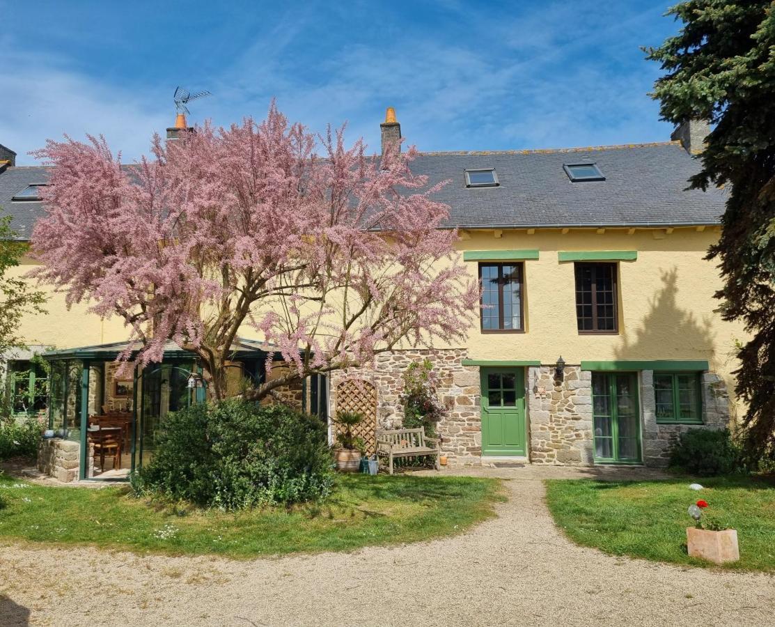 Bed and Breakfast Les Berges de la Planchette à Yvignac-la-Tour Extérieur photo