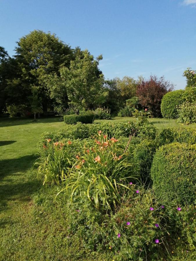 Bed and Breakfast Les Berges de la Planchette à Yvignac-la-Tour Extérieur photo