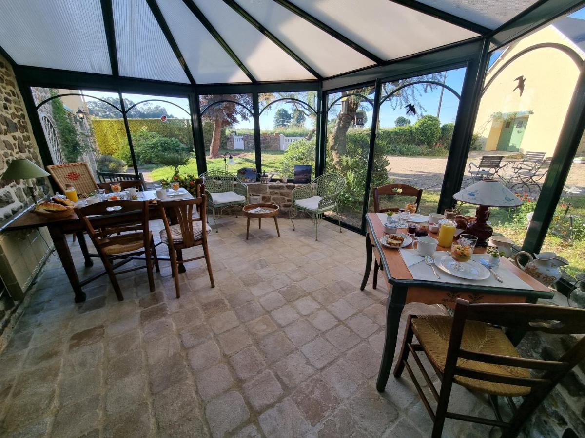 Bed and Breakfast Les Berges de la Planchette à Yvignac-la-Tour Extérieur photo